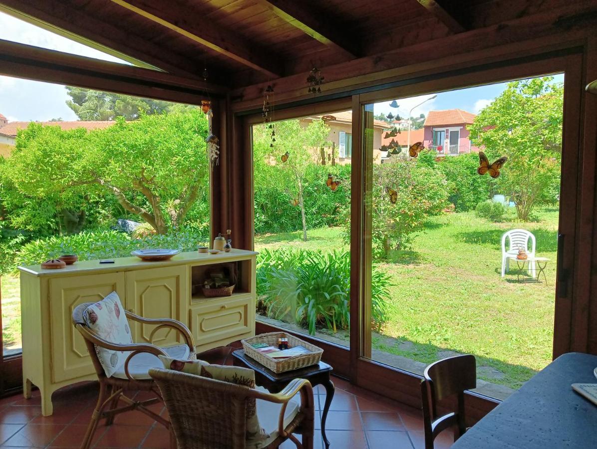 Villetta Con Giardino A Due Passi Dal Mare Imperia Exterior foto